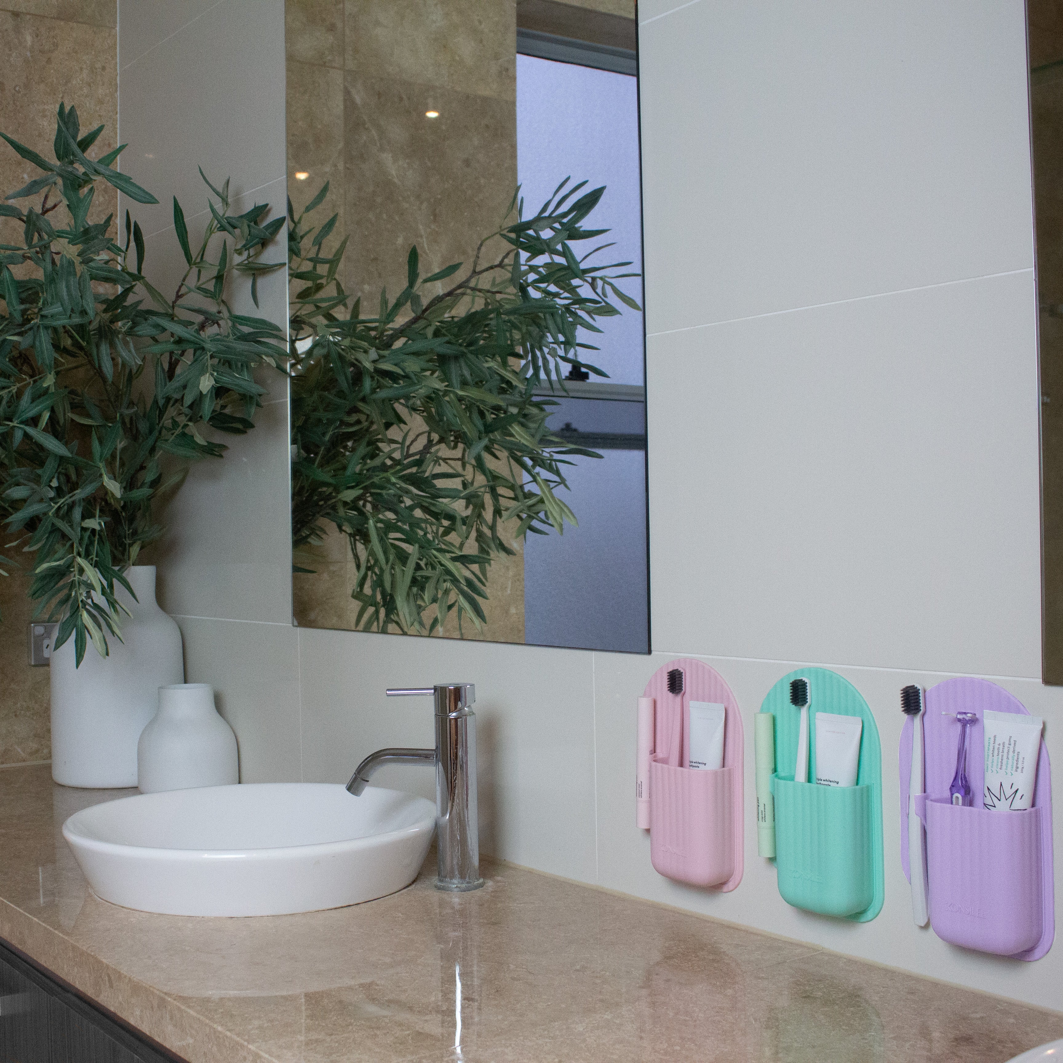 The Kenzie | Toothbrush & Razor Holder
